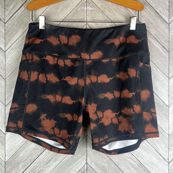BE. Active biker shorts - Picture 1 of 8